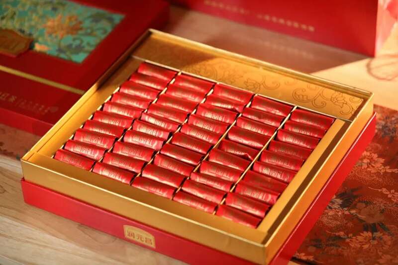 满堂红红茶寓意丰收美好时刻尽享醇香 润元昌满堂红:满堂红运盛,笑碰茶杯声