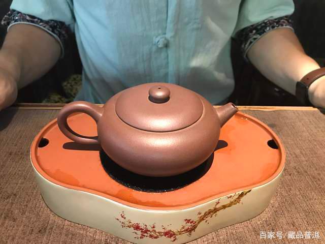 普洱老茶正确冲泡技巧：醒茶、温度与器具关键解析