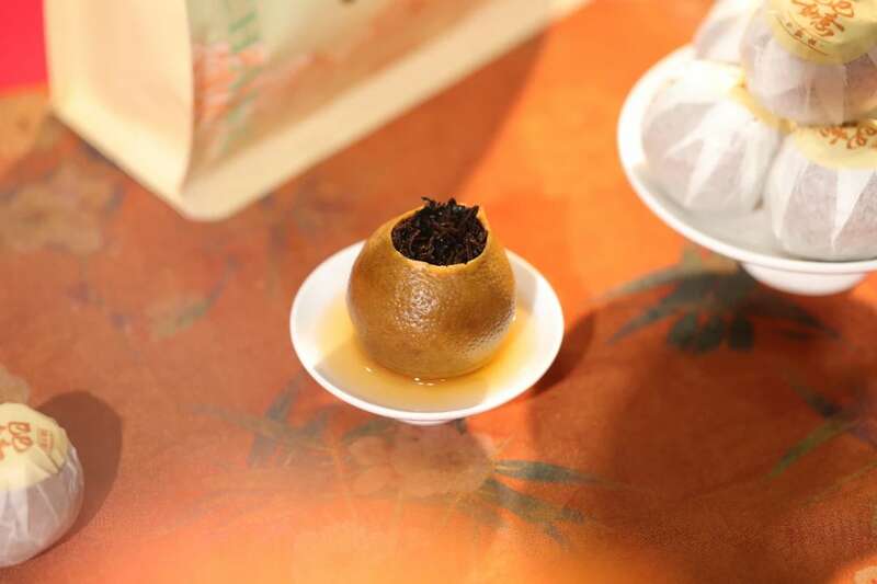 小红柑普茶小而稀,温和养人新选择 新品类小红柑上新:10龄老树柑,4年陈化,浓郁香甜,便享舒适