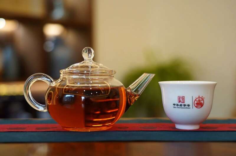 新会青柑普洱茶,双韵奇香唤醒夏日活力 一口鲜灵柑普茶,解锁你的夏日元气!新会柑皮x普洱熟茶,八角亭匠心之礼惊艳上市!