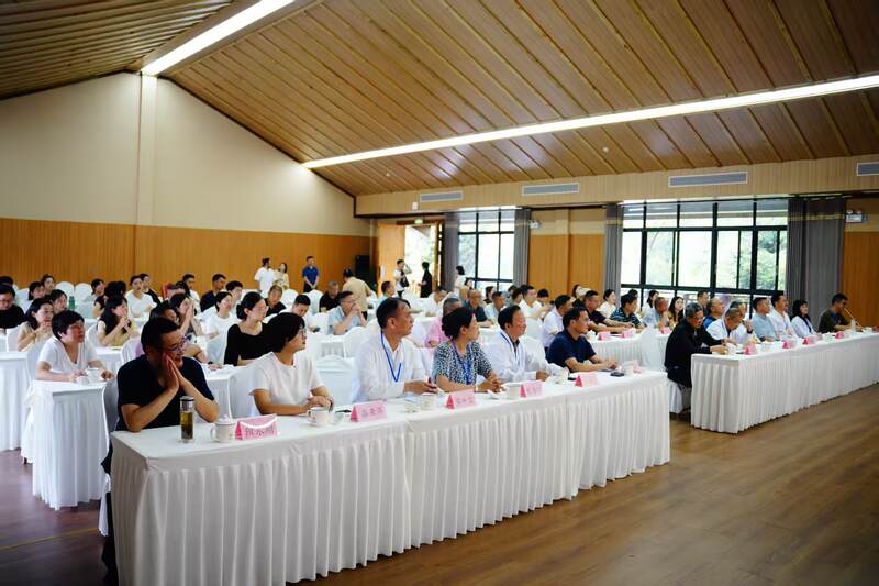 四川黄茶产业振兴:标准化建设与品牌发展 守护非遗根脉 品味黄芽雅韵: 首届“蒙顶黄茶杯”四川黄茶斗茶大赛隆重举办,共绘产业振兴蓝图