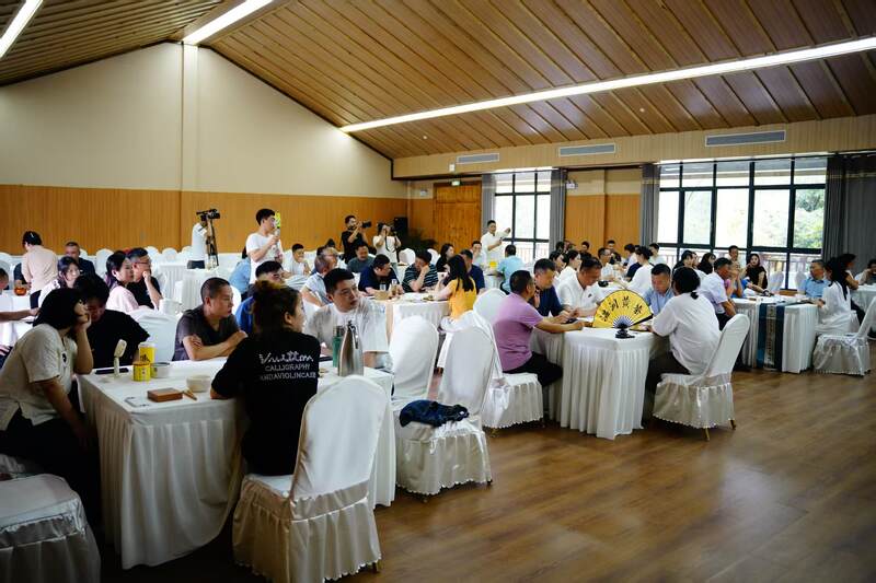 四川黄茶产业振兴:标准化建设与品牌发展 守护非遗根脉 品味黄芽雅韵: 首届“蒙顶黄茶杯”四川黄茶斗茶大赛隆重举办,共绘产业振兴蓝图