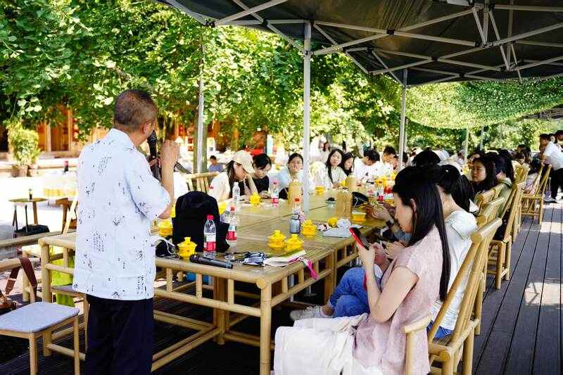 非遗茶酒匠心碰撞 共探传统技艺传承之路 蒙顶山茶香对话泸州老窖匠心:一场穿越千年的非遗共鸣